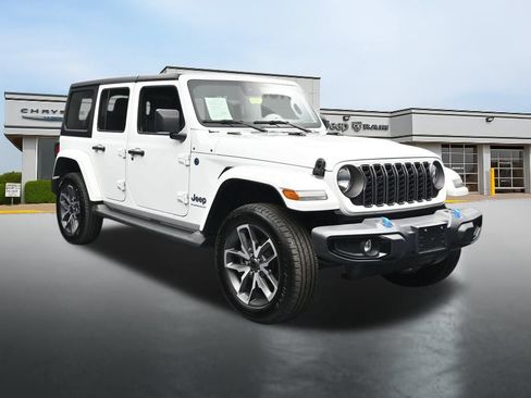 Used 2024 Jeep Wrangler Unlimited w/ Convenience Group AWD/4WD image 7