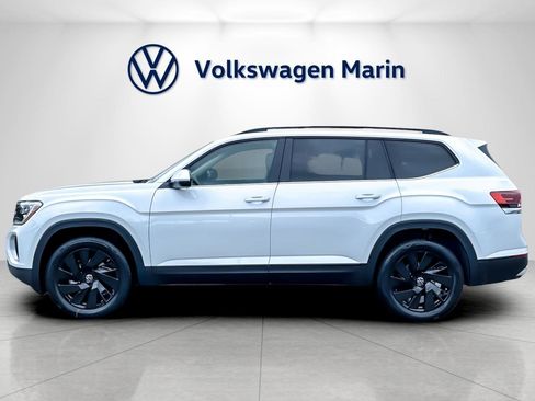 New 2026 Volkswagen Atlas SE image 2