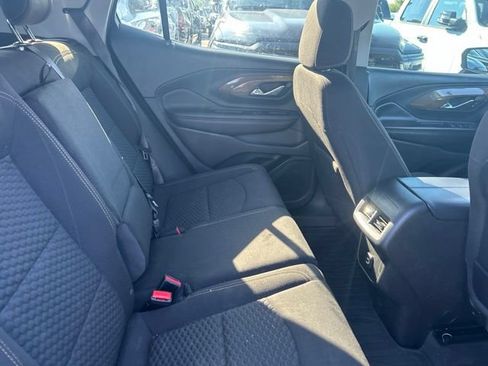 Used 2018 GMC Terrain SLE w/ Driver Convenience Package FWD image 8