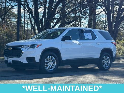 Used 2021 Chevrolet Traverse LS image 3