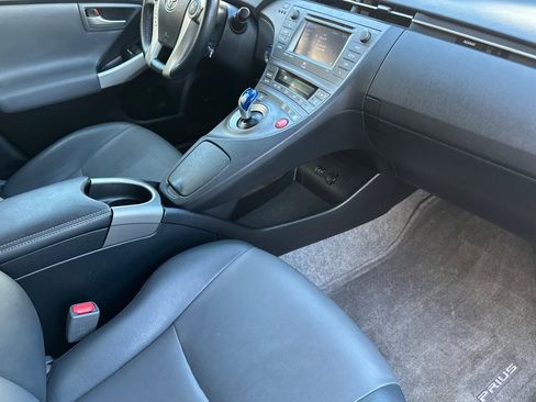 Used 2015 Toyota Prius Four FWD image 18