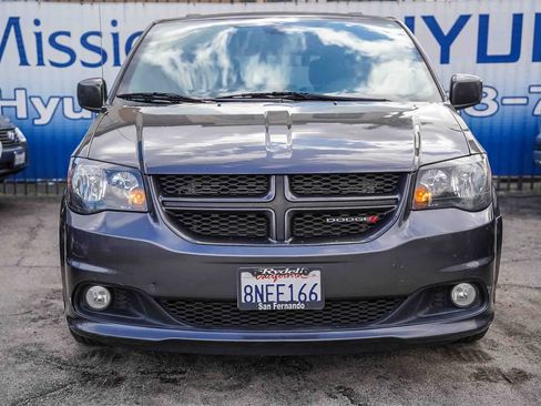 Used 2018 Dodge Grand Caravan GT image 2