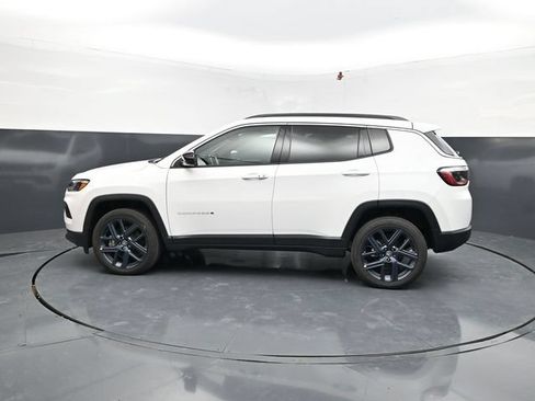New 2026 Jeep Compass Latitude AWD/4WD image 5
