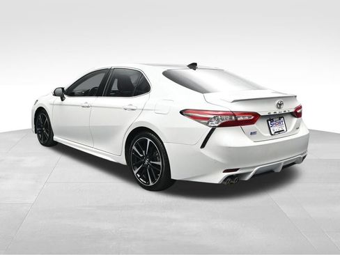 Used 2019 Toyota Camry XSE w/ Navigation Package FWD image 3