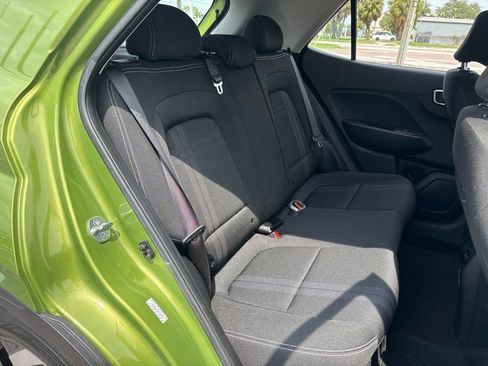 Used 2024 Hyundai Venue SEL FWD image 14