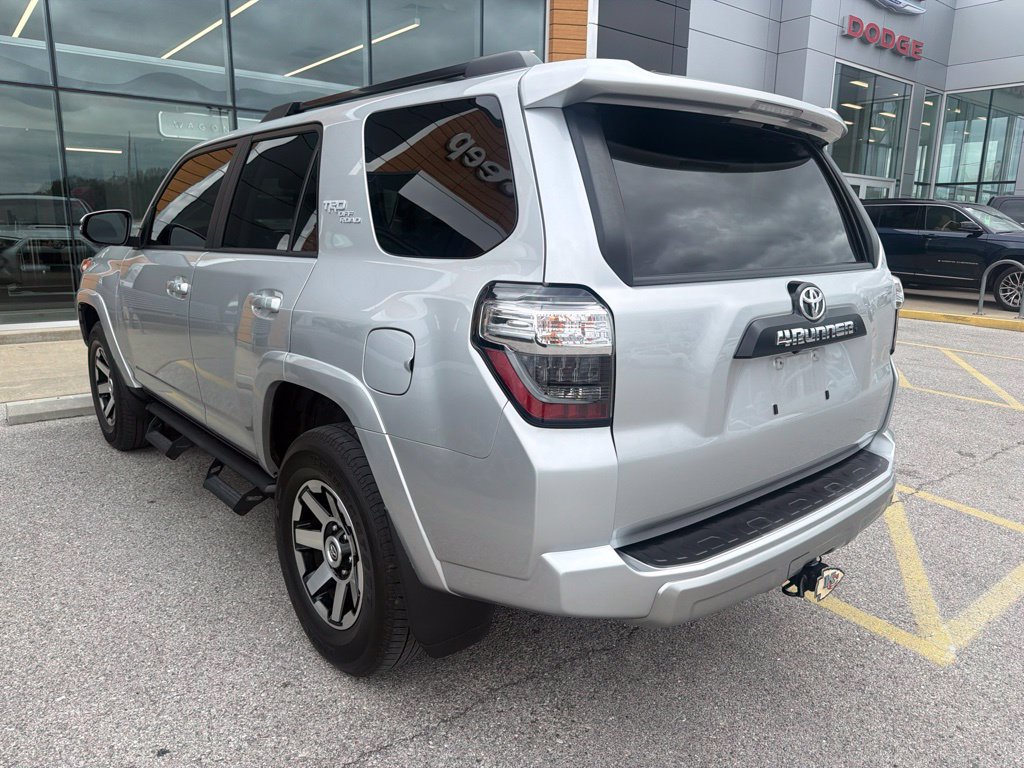 Used 2021 Toyota 4Runner TRD Off-Road Premium AWD/4WD image 8