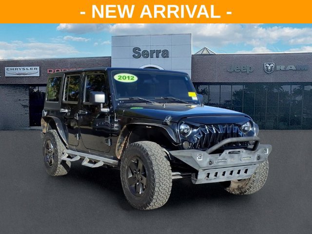 Used 2012 Jeep Wrangler Unlimited Rubicon w/ Connectivity Group AWD/4WD image 3