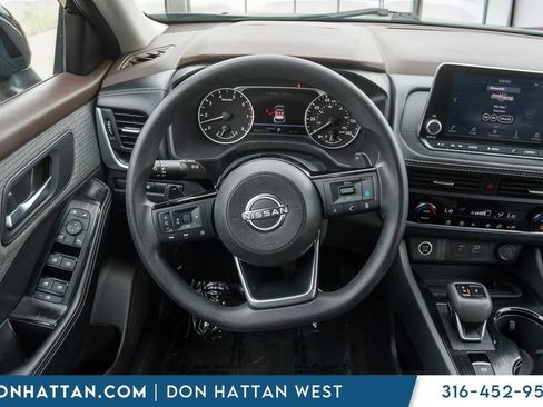 Used 2023 Nissan Rogue SV FWD image 5