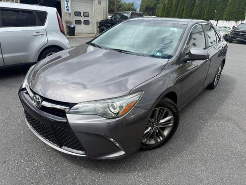 Used 2016 Toyota Camry SE FWD image 3