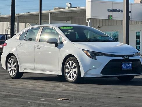 Used 2023 Toyota Corolla LE image 2