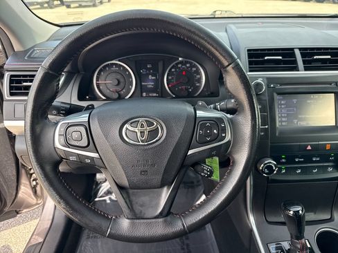 Used 2017 Toyota Camry SE FWD image 14