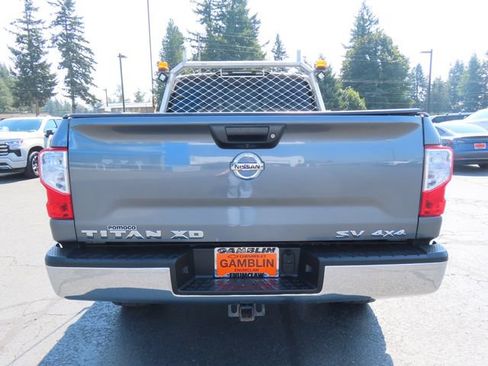 Used 2018 Nissan Titan SV AWD/4WD image 7