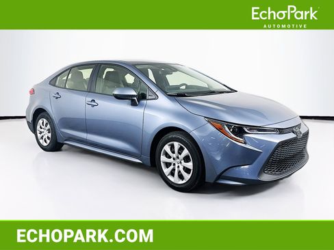 Used 2022 Toyota Corolla LE image 1