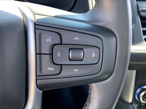 Used 2023 GMC Yukon XL SLT w/ SLT Premium Package AWD/4WD image 21