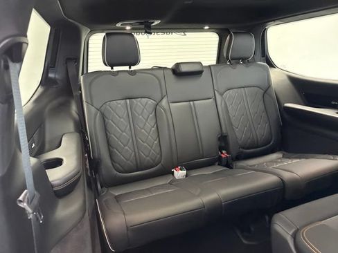 New 2026 Jeep Grand Wagoneer Summit AWD/4WD image 33