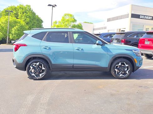 New 2026 Kia Seltos EX FWD image 2
