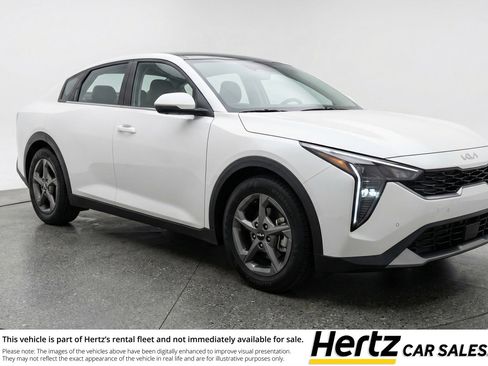 Used 2025 Kia K4 LXS image 1