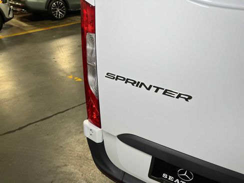 Used 2025 Mercedes-Benz Sprinter 2500 image 15