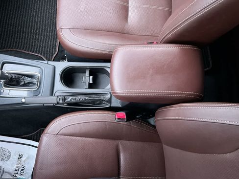Used 2017 Subaru Forester 2.5i Touring AWD/4WD image 21