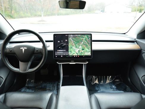 Used 2019 Tesla Model 3 Standard Range Plus image 19