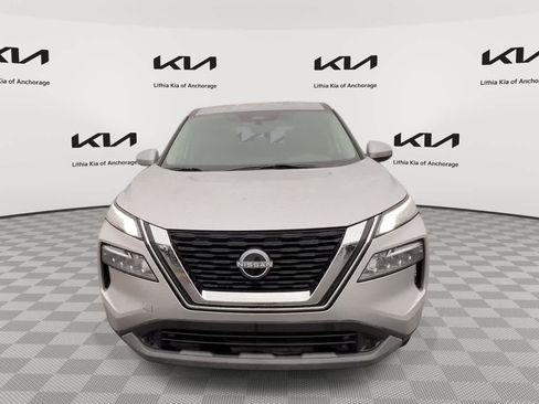 Used 2023 Nissan Rogue SV AWD/4WD image 3