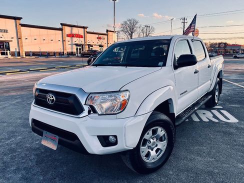 Used 2014 Toyota Tacoma 4x4 Double Cab w/ TRD Off-Road Package image 1