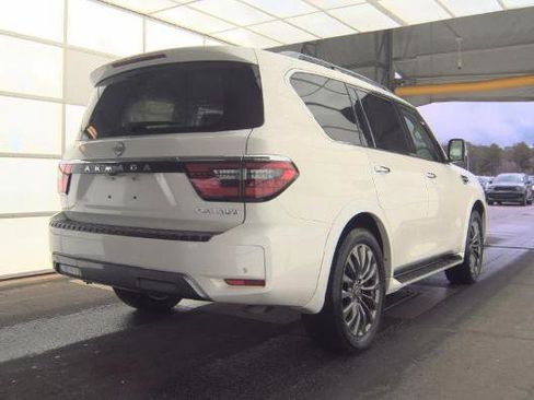 Used 2024 Nissan Armada Platinum w/ Captain's Chairs Package image 4