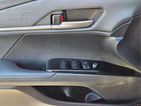 Used 2025 Toyota Camry XSE FWD image 34