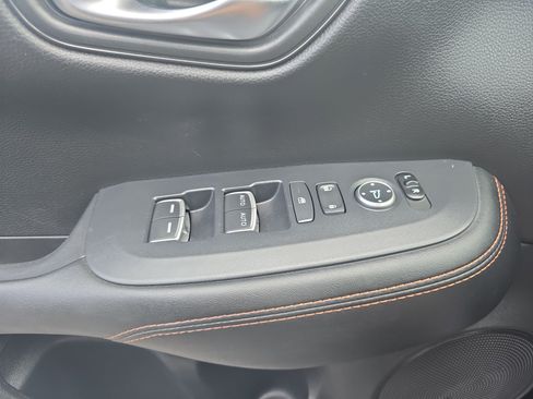 Used 2025 Honda HR-V Sport image 25