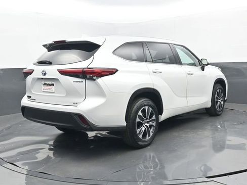 Used 2022 Toyota Highlander XLE image 22