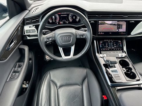 Used 2023 Audi Q8 Premium Plus image 16