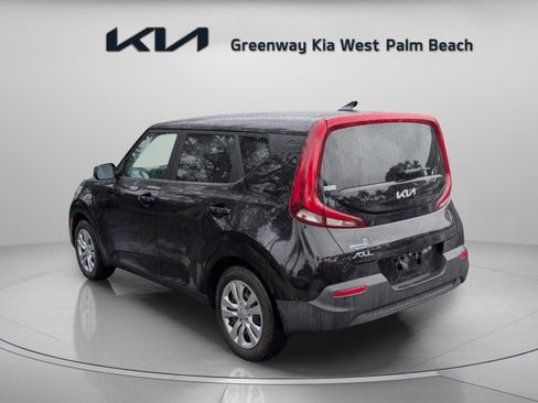 Certified 2022 Kia Soul LX image 6