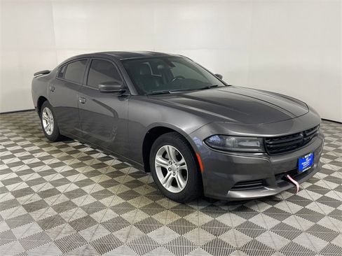 Used 2020 Dodge Charger SXT w/ Leather Interior Group image 17