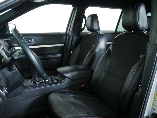 Certified 2018 Ford Explorer XLT w/ Equipment Group 202A FWD image 22