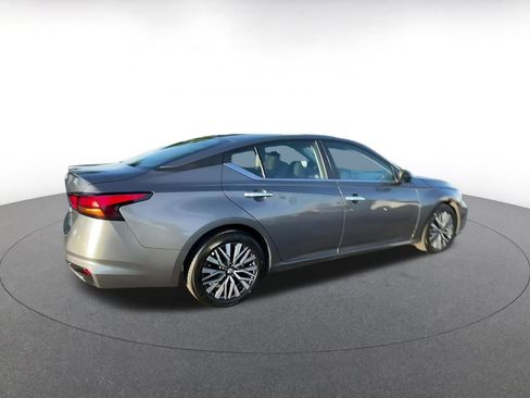 Used 2025 Nissan Altima 2.5 SV image 15