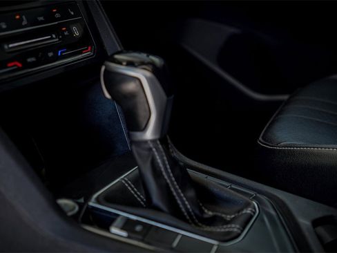 Used 2022 Volkswagen Tiguan SE image 14