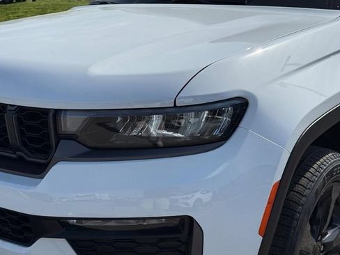 New 2026 Jeep Grand Cherokee L Limited w/ Limited Altitude Package AWD/4WD image 12