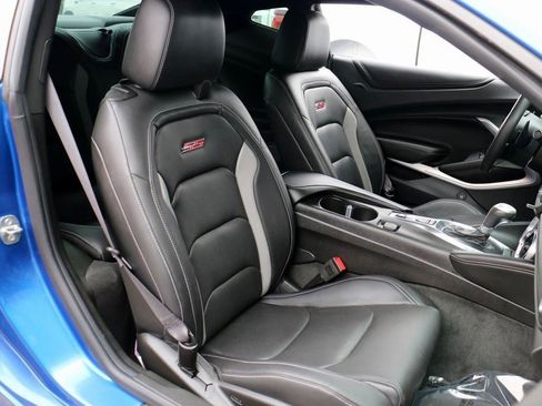 Used 2017 Chevrolet Camaro SS image 30