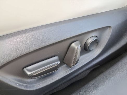 Used 2023 Toyota Prius XLE image 15