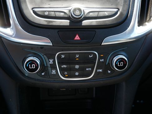 Used 2020 Chevrolet Equinox LT AWD/4WD image 23