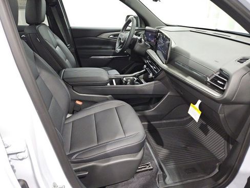 New 2026 Chevrolet Traverse LT image 17