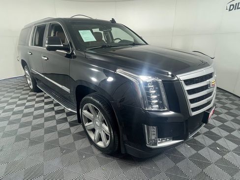Used 2016 Cadillac Escalade ESV Premium image 10