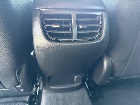 Used 2021 Chevrolet Malibu LT FWD image 32