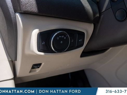 Used 2017 Lincoln MKC Select w/ Lincoln MKC Climate Package FWD image 15