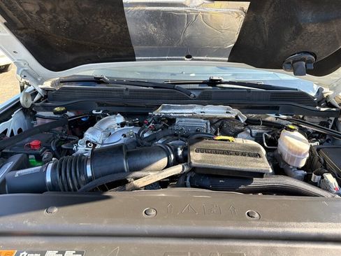 Used 2019 GMC Sierra 2500 SLT w/ Duramax Plus Package AWD/4WD image 33