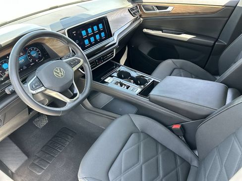 Used 2024 Volkswagen Atlas SE FWD image 10