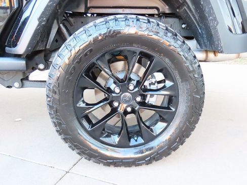 Used 2025 Jeep Gladiator Sport image 41