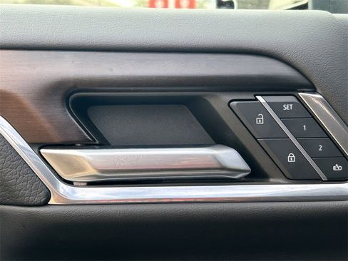 Used 2024 GMC Sierra 3500 Denali w/ Denali Reserve Package image 21