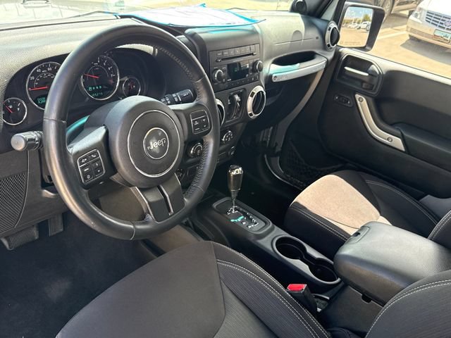 Used 2014 Jeep Wrangler Unlimited Sahara w/ Max Tow Package AWD/4WD image 11