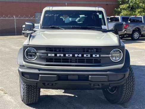 New 2025 Ford Bronco Base w/ Sasquatch Package image 8
